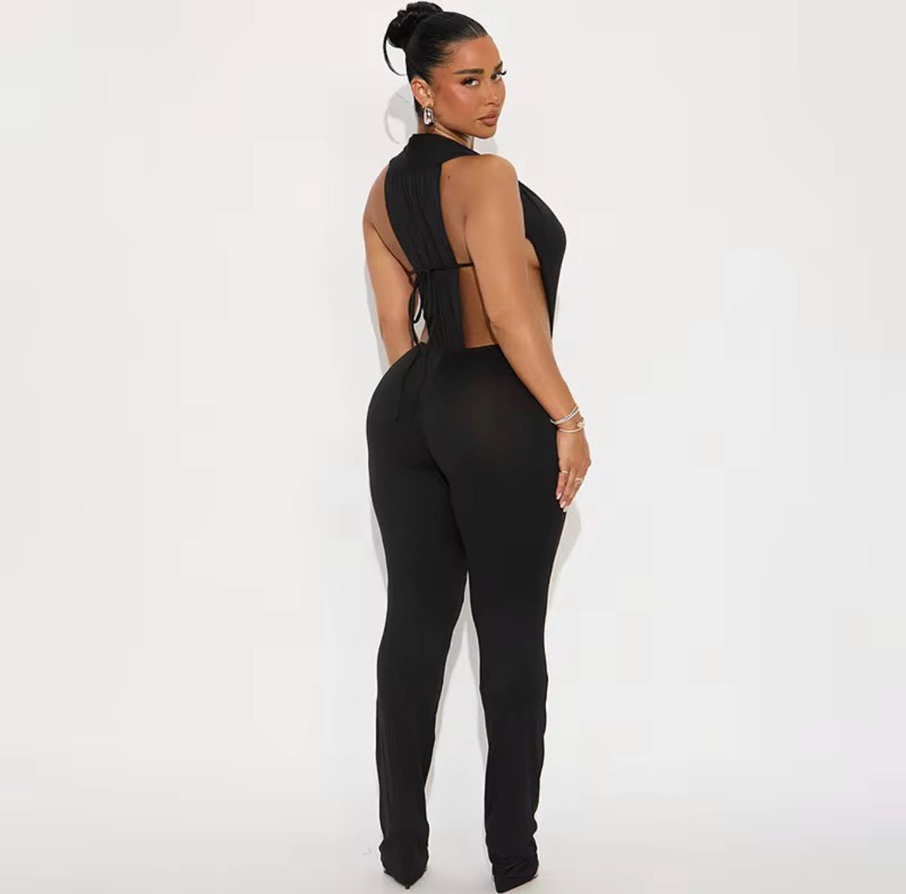 V Cut Bomb Two Piece